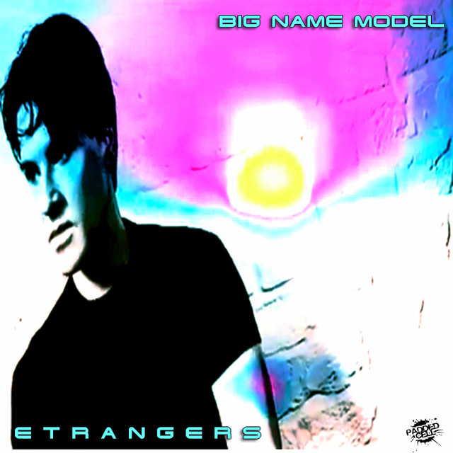 Etrangers Photo