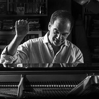 Adrián Iaies Photo