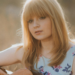 Lia Pamina Photo