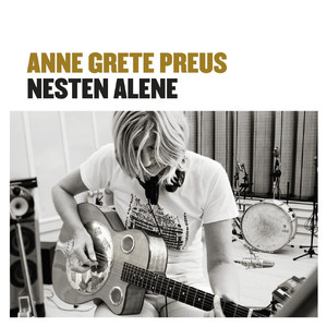 Nesten alene cover