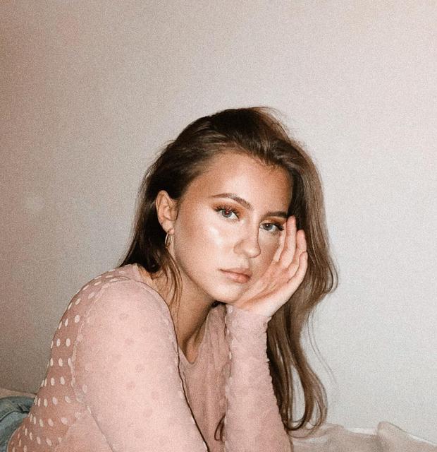 Isabella Larsen photo
