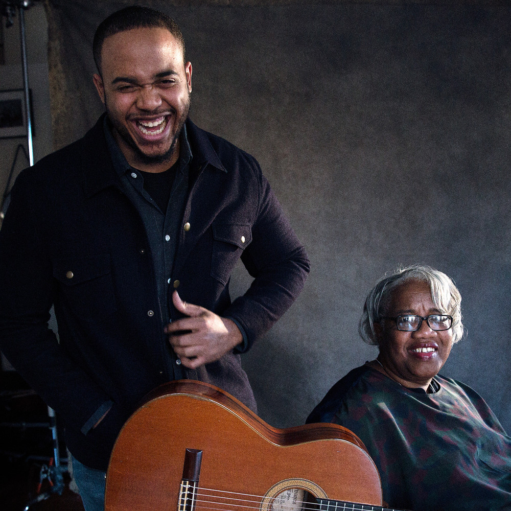 Musik Artist Madisen Ward and the Mama Bear