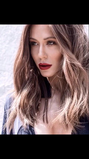 Kristine Elezaj Photo
