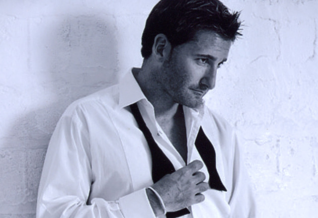 Paul Byrom Photo