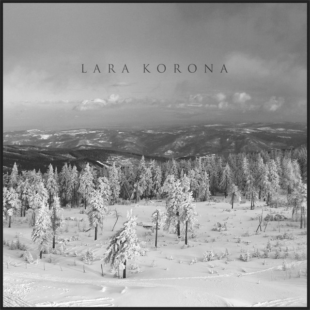 Lara Korona Photo