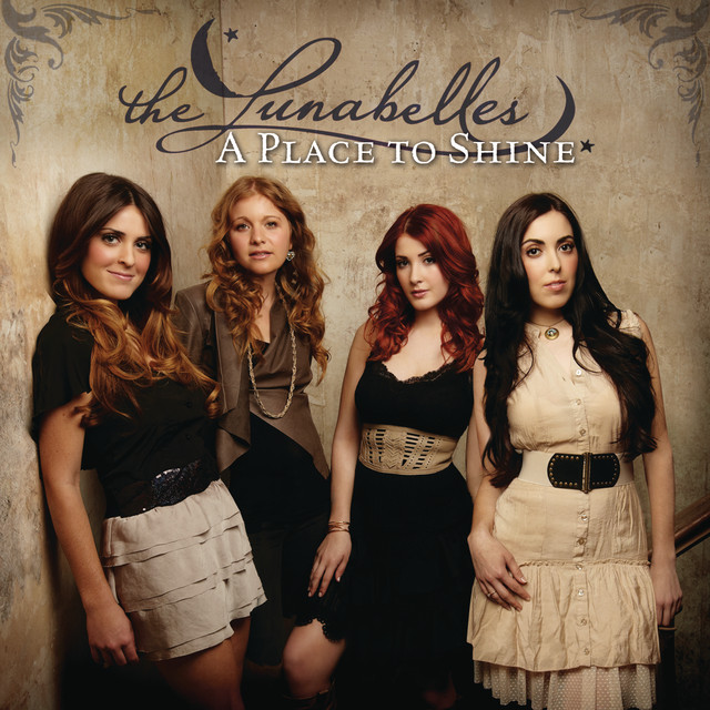 The Lunabelles Photo
