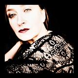 Annie Kinsella profile