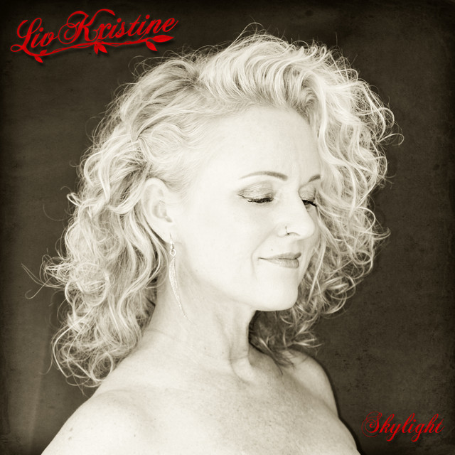 Liv Kristine Photo