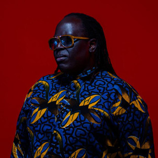 Dave Okumu Photo