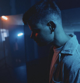 Luca Aprile Photo