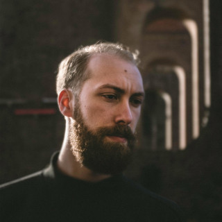 Sebastian Carter Photo