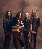Tyler Bryant & The Shakedown Photo