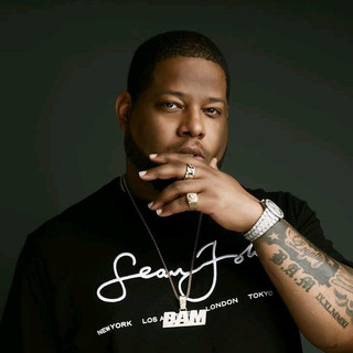 D-Black Photo