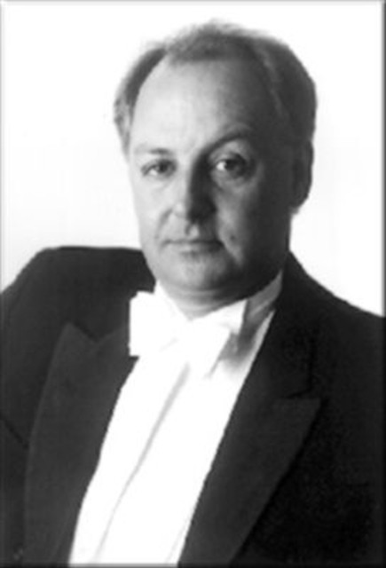 Adrian Leaper Photo