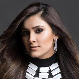 Aastha Gill Photo