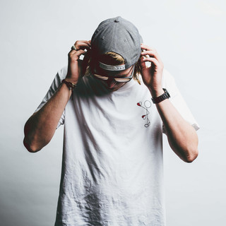 L D R U Photo