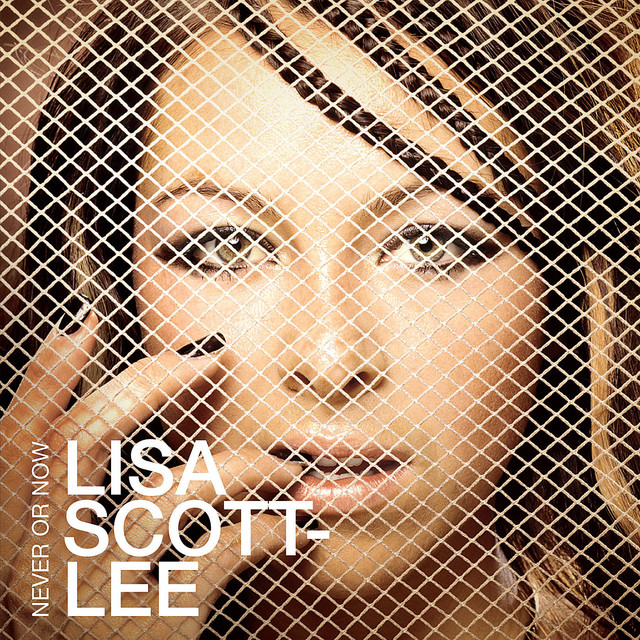 Lisa Lee Photo