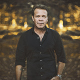 Troy Cassar-Daley Photo