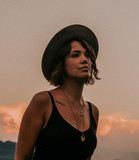 Clara Louise profile