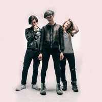 Yoko and the Oh No's Photo