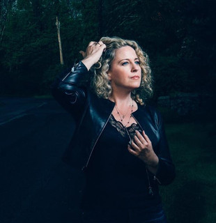 Amy Helm Photo
