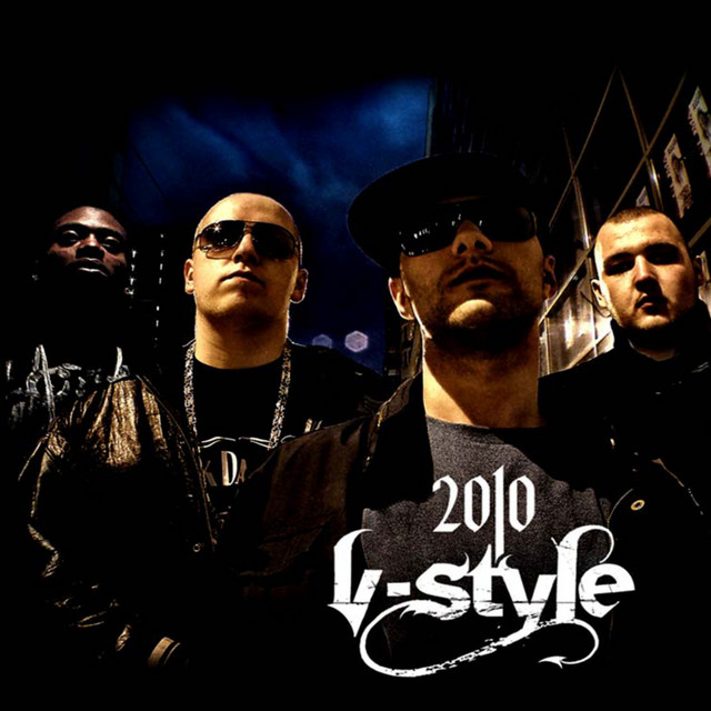 V-Style Photo