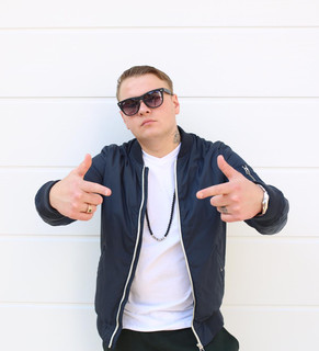 Monopol Photo