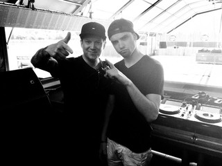 Tom & Hills Photo