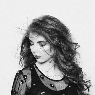 Maisy Kay Photo