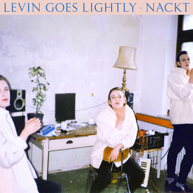 Nackt cover