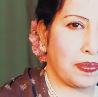 Iqbal Bano Photo