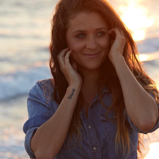 Courtney Cole Photo