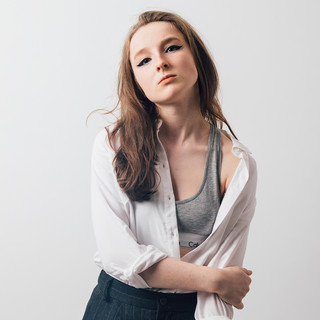 Zoe Graham Photo