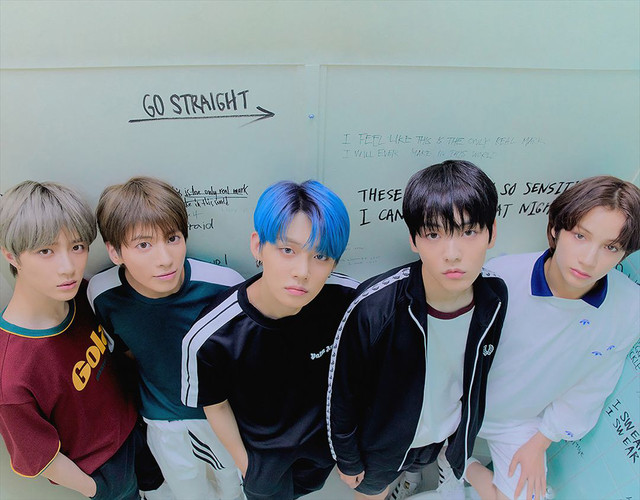 TOMORROW X TOGETHER photo