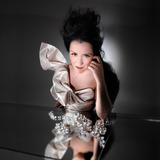 Anna Bonitatibus Photo