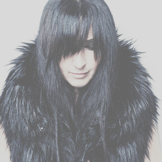 Evi Vine Photo