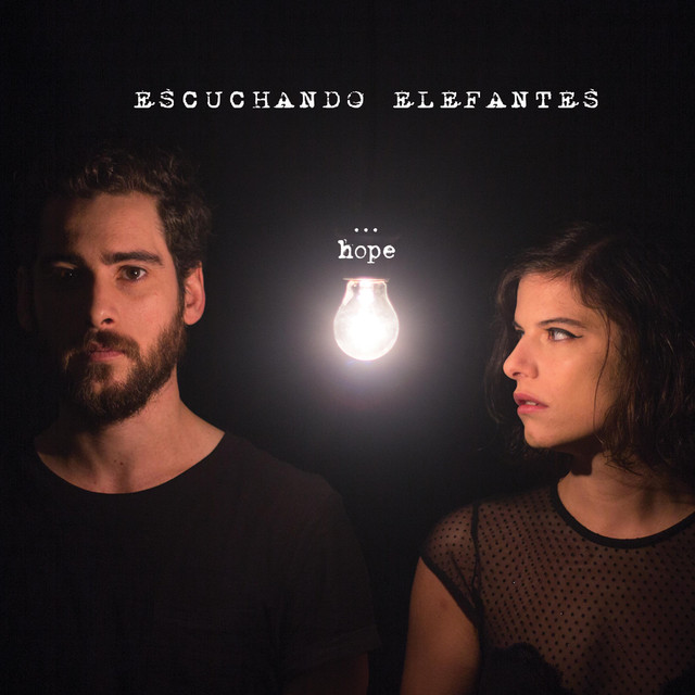 Escuchando Elefantes photo