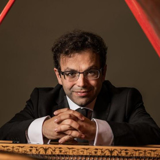 Yago Mahúgo Photo