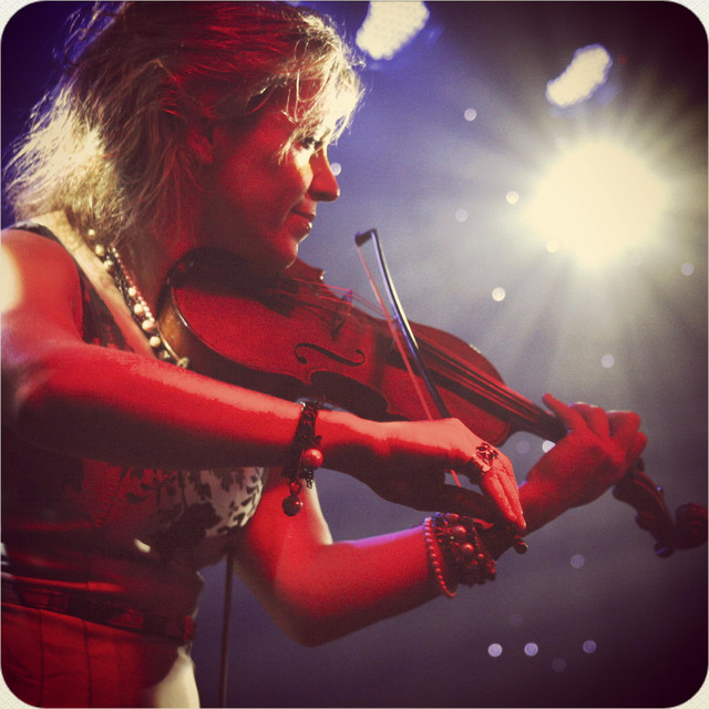 Elana James photo