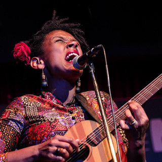Carmen Souza Photo