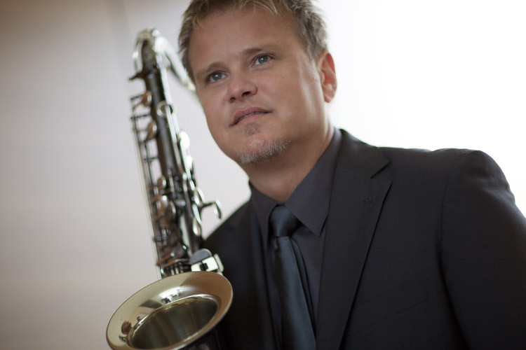 Euge Groove image