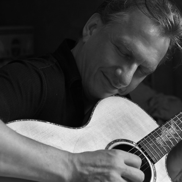 Ellis Paul photo