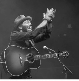 Stephen Kellogg Photo
