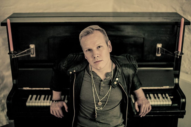 Osmo Ikonen photo