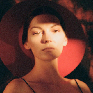 Rosie Lowe Photo