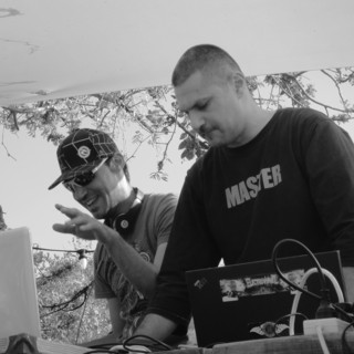 Electrowavez Photo