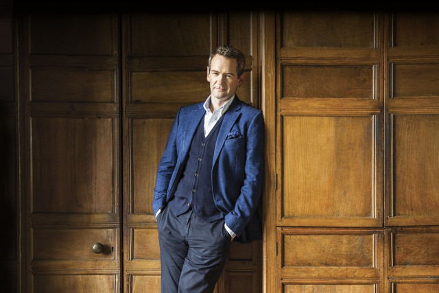 Alexander Armstrong Photo