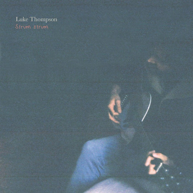 Luke Thompson Photo