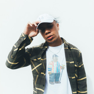 Donell Lewis Photo
