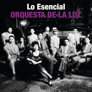 Lo Esencial cover